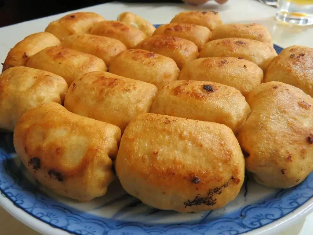 RECIPE FOR CRISPY BREAD ROLLS